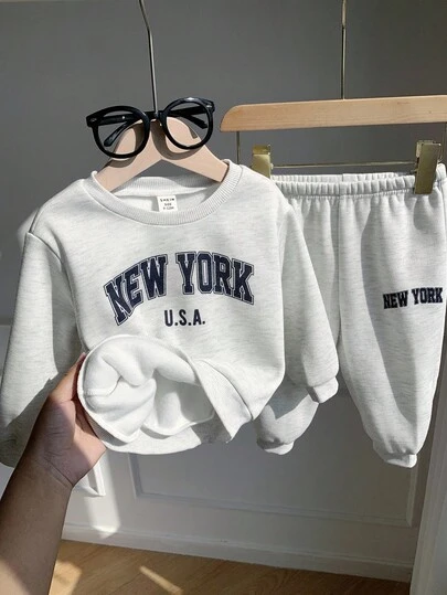 SHEIN 2 件套儿童休闲运动针织字母印花长袖羊毛运动衫和慢跑裤运动服，适合秋冬季