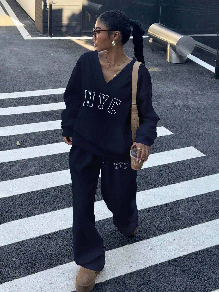 Muchica Set de sudadera y pantalón de chándal de felpa esponjosa con estampado de NYC en azul marino, cuello en V, holgado y elástico, para otoño/invierno - Azul Marino - Ver 1
