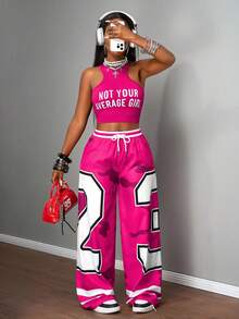 Slaydiva 2025新款夏季休闲截图性感运动风球服圆领工字背心口号Logo白色字母印花截角红色背心+阔腿裤长裤23号红色迷彩条纹印花梭织裤女士两件套套装-B - 玫紅色 - 查看 8