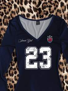 Attitoon 朋克酷炫数字印花V领长袖T恤，适合女性，万圣节、Y2K风格、街头服饰、复古、返校季、秋季、度假、休闲、秋冬、嘻哈、核心美学、哥特、赛博哥特风格。Y2K女式橄榄球衫、美国女式球衣、棒球衫、Y2K女式球衣 - 白色 - 查看 4