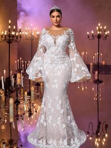 Glamrae 加大码优雅浪漫圆领贴花装饰拼布奢华刺绣透明喇叭袖美人鱼下摆新娘婚纱带拖尾 - 白色 - 查看 3