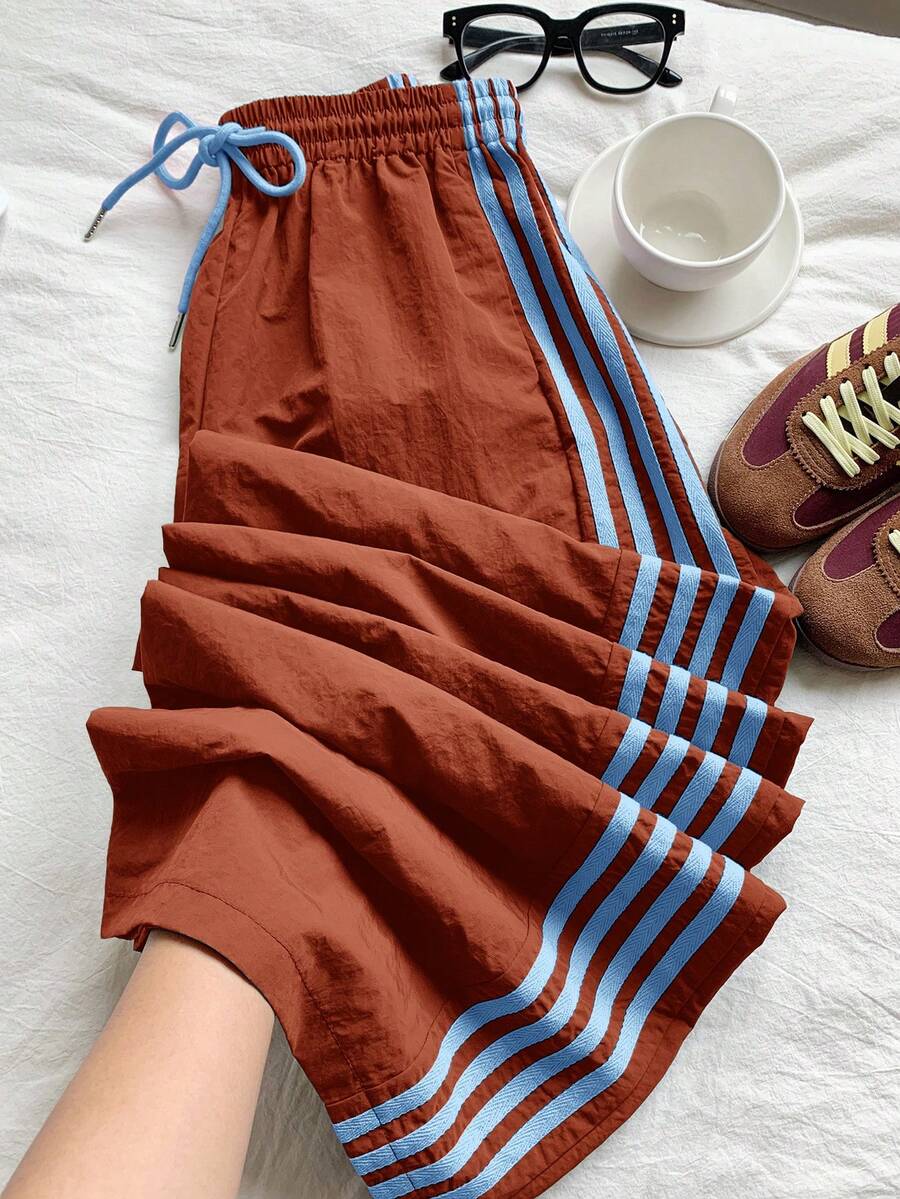 Comfortcana 女士时尚休闲红棕色侧条纹松紧腰宽松运动裤 - 紅木色 - 查看 1