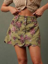 WESTFADE Falda vaquera mini de línea A con estampado de flores, de algodón 100%, con botones delanteros y cintura alta con volantes. Casual, linda, para otoño, invierno, estilo bohemio, western para mujeres, para conciertos country