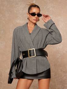 Lumalex Veste surdimensionnée élégante grise d'automne pour femme de bureau avec épaulettes exagérées et ceinture, blazer de coupe régulière de luxe style Old Money pour soirée, bal de promo et dîner - Noir et Blanc - Voir 8
