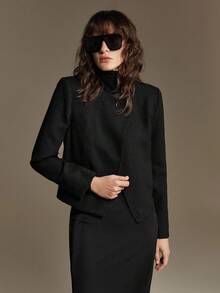 Ontre 2025 New Modern Urban Style Oblique Placket Jacket, Thick Tweed Fabric For Winter, Small Round Collar, Long Sleeve, Loose Shoulder Silhouette, Side Seam Pockets, Women's Business Casual Blazer, Suitable For Business, Commute, And Daily Wear, Autumn