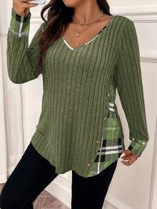 Plus Size Casual Plaid V-Neck T-Shirt, Suitable For Everyday Wear - Green - View 1