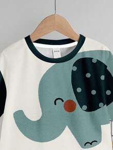 SHEIN 2件套儿童卡通大象印花休闲圆领短袖T恤和短裤套装，适合夏季