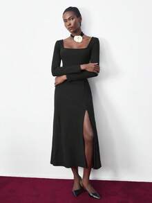 Maija Vestido maxi de línea A con cuello cuadrado, espalda abierta y cintura ceñida, hecho de tela térmica negra, cómodo y abrigado. Estilo urbano y elegante discreto, versátil y favorecedor, adecuado para uso casual en la oficina. - Negro - Ver 3