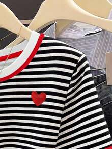 Resyla 女士时尚外出上衣，适合夏季 - 黑白条纹、红心印花、流苏短袖T恤 - 黑與白 - 查看 3