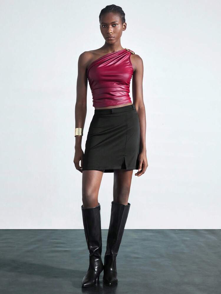 SHEIN Maija Women's Summer Fashion Solid Color Ruched Slim Fit Camisole Modern Party Shiny Fashion Party Gathering Essential Sparkling Sequins Hot Diamond Back To School Party Club Party Social Party Festival Women's Party Modern Urban Casual Fashion Business Casual Women's Office Wear Low-Key Old Money Style Effortless Temperament High-End Urban Commuting High-Quality Airport Women's Wear High-End Material Burgundy Cloth Top Street Style, Sophisticated, Simple And Cool