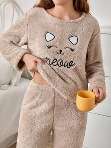 EURMUSE Embroidery Detail Pfleece Spfty Pajama For Winter - Beige - View 4