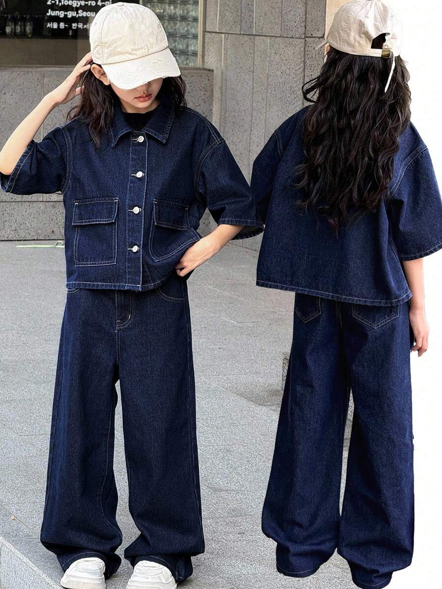 SHEIN 少女时尚休闲 Y2K 复古酷炫两件套,深蓝色牛仔宽松衬衫,带口袋设计和半松紧腰带,宽松舒适的牛仔裤,适合少女日常穿着,柔软舒适,也适合少女夏季和秋季的锐舞派对、节日和海滩装扮,街头风校服,少女牛仔套装,青少年女孩牛仔套装 - 深色水洗藍 - 查看 1