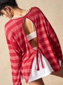 VARSITIE Áo thun thể thao tay dài cổ tròn trễ vai họa tiết sọc tương phản, dáng rộng, có dây rút cho nữ - Đỏ - Xem 4