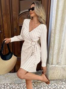 SHEIN Frenchy Rochie mini pentru femei, cu mânecă lungă, cu imprimeu metalic și inel decorativ, la modă - Caisă - Vizualizare 1