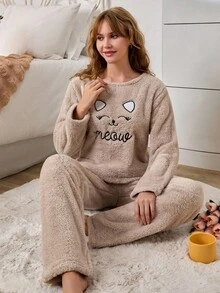 EURMUSE Embroidery Detail Pfleece Spfty Pajama For Winter - Beige - View 5