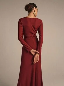 Modelyn Vestido Midi Bodycon Feminino de Manga Longa com Botões Metálicos na Cintura, Tricô Canelado Vermelho, Recorte Vazado, Elegante e da Moda, Outono/Inverno - Vinho - Visão 2