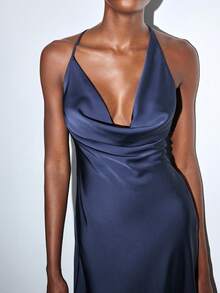 Maija 女士深蓝色不对称领宽松连衣裙，百搭时尚，四季皆宜的设计，露背细节，优雅别致，适合商务、休闲、办公室穿着，适合城市、社交、度假、派对缎面中长连衣裙蓝色缎面连衣裙垂坠缎面连衣裙围脖领缎面连衣裙蓝色中长连衣裙蓝色鸡尾酒会连衣裙围脖领连衣裙垂坠连衣裙优雅知性的女性婚礼宾客礼服和美丽的法式宽松高端的知性与优雅感老钱风格巡航服装度假服四季 - 藏蓝色 - 查看 8
