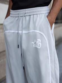 PAVTROS Manfinity Streetrush Men's Light Grey Streetwear Summer City Break Loose Drawstring Waist Trousers,Simple English Printing & Ribbon Collage Design - Light Grey - View 2