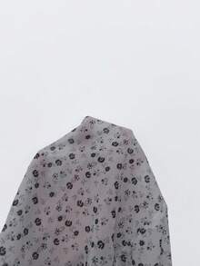 Áo thun cổ chữ V viền ren hoa - Màu Khaki - Xem 4