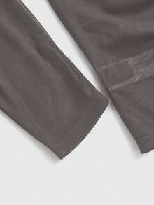 ROMWE EDITION Camiseta de manga larga con hombros descubiertos con estampado de cruz y letras para mujeres, estilo romántico punk - Gris Oscuro - Ver 3