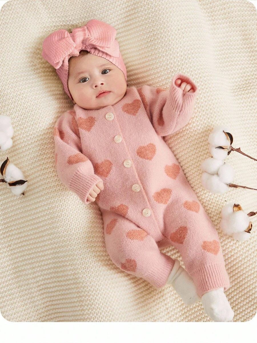 SHEIN Baby Girl Heart Pattern Long Sleeve Single-Breasted Knitted Jumpsuit, Autumn/Winter