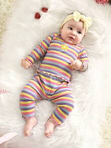 SHEIN 新生女嬰長袖圓領荷葉上衣和腳褲套裝