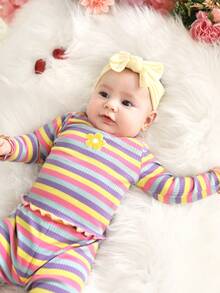 SHEIN 新生女嬰長袖圓領荷葉上衣和腳褲套裝