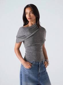 LYSMO 2025新款极简主义秋季女式纯色不对称领口褶皱修身短袖针织上衣，适合教师、机场和旅行穿着，适合外出、街头和斯德哥尔摩风格 - 灰色 - 查看 4