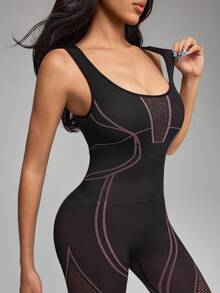 Innovista Europäischer & amerikanischer Stil Damen nahtloser Zweifarbiger Trainingsanzug mit eingebauter BH, abnehmbaren Pads, geometrischem Rennstreifen, dehnbar, Yoga, FJumpsuitinteiler mit Mesh-Ausschnitt, atmungsaktiv, Bodysuit mit Bauchkontrolle, Boost-Design, Freizeitkleidung, von Büro bis Gym, Home-Office, Laufen, Biken, HIIT-Training, Bewegungskomfort