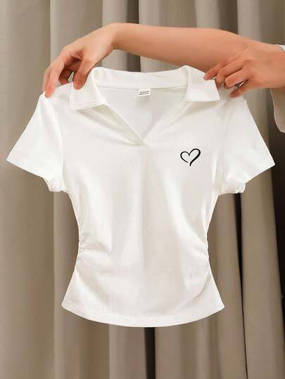 Tween Girls' Classic Casual Chic Cute Heart Print Polo V-Neck Fitted Side Ruched Short Sleeve Cropped T-Shirt, Suitable For Autumn/Winter, Suitable As Undershirt