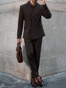 Calvornis 这款西装外套和裤子套装巧妙地融合了现代简约主义和经典商务设计，质感精致高档。修身、立体剪裁适合所有体型，展现敏锐的自信。永恒、百搭的颜色，商务旅行、聚会、通勤或旅行。简约而精致，抗皱，易于护理，是照片、街头风格和日常签到的理想选择。亲肤舒适的面料使其成为春、夏、秋三季的完美选择。作为送给男朋友、丈夫、父亲或朋友的礼物，这套西装既实用又时尚，充满了关怀和品味。商务正式优雅经典剪裁百搭，适合多种场合男士纯色翻领双排扣长袖西装外套和裤子，休闲商务装 - 咖啡棕 - 查看 3