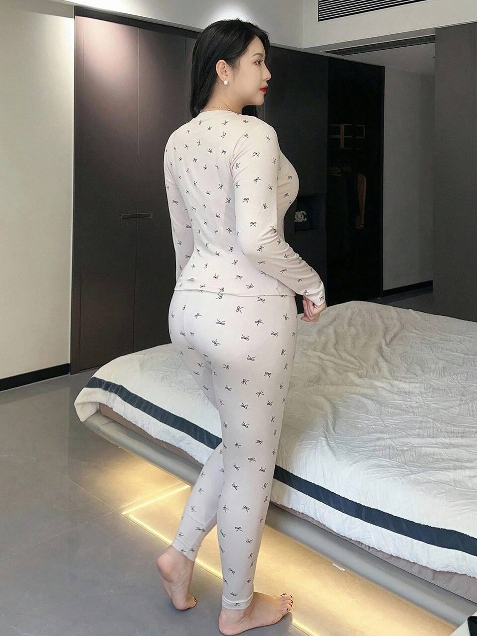 Dazy Plus 2pcs Plus Size Women Allover Bow Print Round Neck Long Sleeve Pajama Set, Fall Clothes