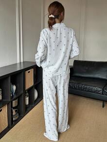 SHEIN 女士休闲纹理面料爱心印花纽扣长袖上衣和裤子睡衣套装，舒适优雅细节，秋冬服装 - 藍色 - 查看 2