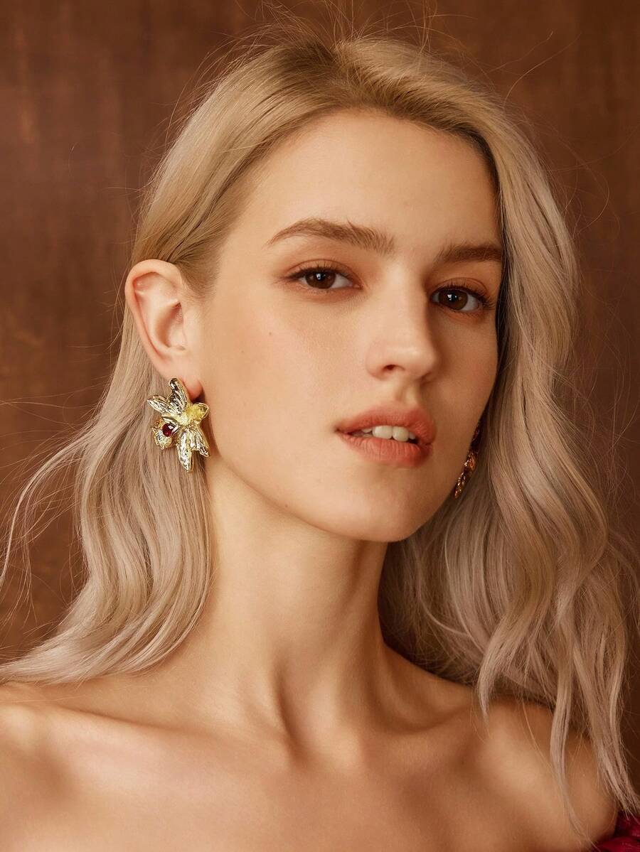 MOTF PREMIUM 18K镀金花朵耳环 - 金黃色 - 查看 1