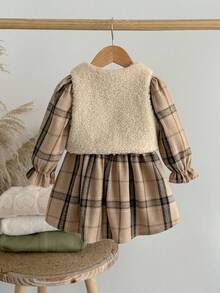 SHEIN Girls Vintage Plaid Dress + Faux Fur Vest 2 Pieces Set, Long Sleeve Flare Sleeve Sweet Outfit For Autumn/Winter Fall - Multicolor - View 2