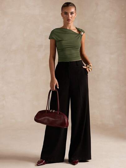 SHEIN BAE Camiseta corta de mujer de hombro oblicuo de unicolor elegante y de moda