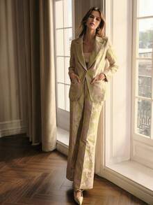 MOTF PREMIUM BLAZER ESTRUCTURADO DE JACQUARD FLORAL