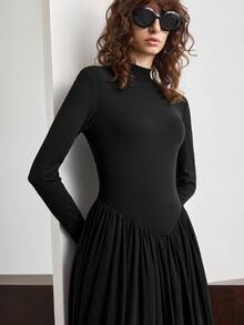 Ontre 女式黑色拼布修身上衣和多层 A 字裙,优雅精致的都市休闲商务装,低调奢华的氛围,高品质的机场/巡航装,适合所有季节的百搭单品,非常适合派对和社交场合 - 黑色 - 查看 7