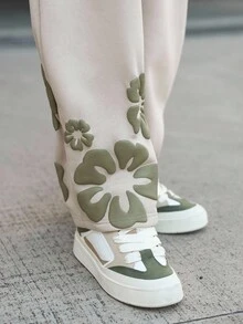 Manfinity Hypemode Men's Letter & Floral Print Drawstring Waist Pockets Wide Leg Loose Casual Sweatpants, Flower Pants Men, Men Sweatpants Baggy, Cream Joggers Men, Joggers With Flowers, Sweatpants With Flowers, 2000s Style