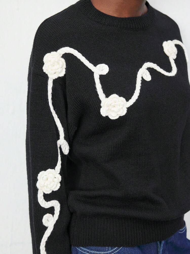 SHEIN Maija Women's Casual Chic Urban Colorblock Floral Decor Round Neck Sweater, Versatile For Spring, Autumn & Winter Flower Sweater Knitted Sweaters Women Sweaters Sweater Tops Women Jumper Modern Urban Casual Fashion Business Casual Women's Office Wear Low-Key Old Money Style Effortless Temperament High-End Urban Commuting High-Quality Airport Women's Wear High-End Material Christmas Evening Clothes New Year Atmosphere Holiday Party Women's Clothing Christmas Evening Clothes New Year Atmosphere Holiday