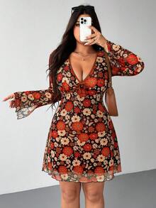 SHEIN EZwear 大码女式花卉印花蕾丝边网眼长袖连衣裙，秋冬 - 黑色 - 查看 1