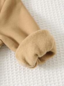 Cozy Pixies Bộ 2 quần jogger cạp chun co giãn họa tiết động vật hoạt hình cho bé trai, màu tương phản, lót nỉ giữ nhiệt, cổ tròn, áo nỉ dệt kim mềm mại - Màu be - Xem 5