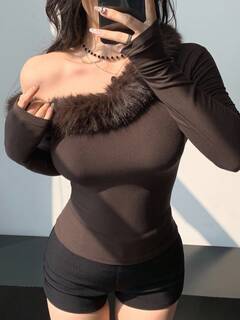 ملابس علوية