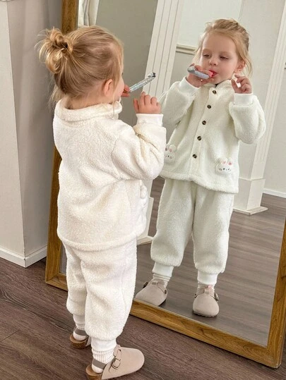 Playful Pals 2 件女宝宝毛绒外套 + 毛绒裤可爱套装，韩版单排扣娃娃领抓绒保暖上衣搭配松紧腰休闲裤，兔子动物刺绣娃娃，适合秋冬外出