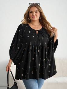 SHEIN CURVE+ 大码女式碎花抽绳领灯笼袖宽松休闲 T 恤 - 黑與白 - 查看 7