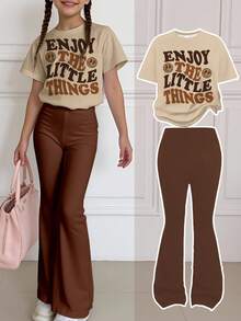 SHEIN Bộ 2 chiếc áo thun cổ tròn tay ngắn in họa tiết mặt cười và thái độ phong cách thường ngày thanh lịch dành cho bé gái tuổi teen và quần ống loe, phù hợp cho mùa thu/đông - Nhiều màu - Xem 1