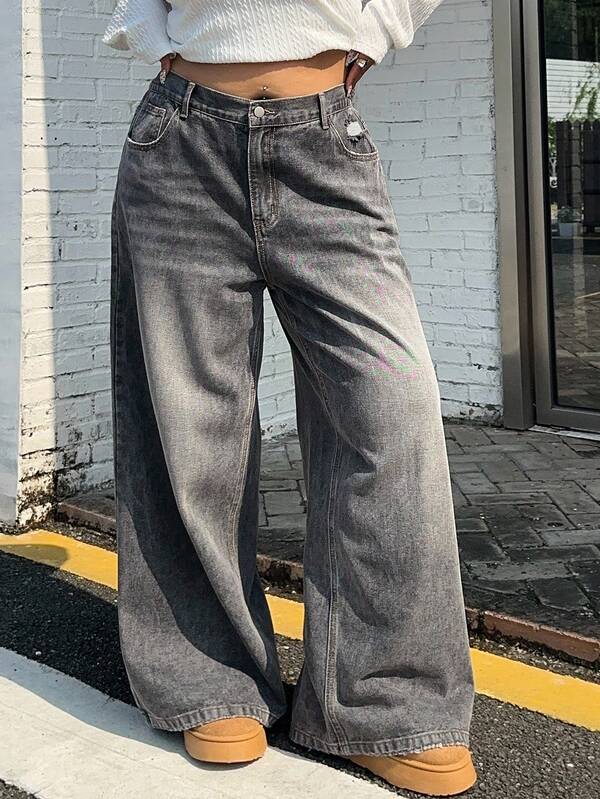 Dazy Plus Jeans rectos de pierna suelta con lavado desgastado, talla grande, otoño