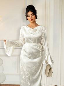 Cravure 大码女式缎面印花垂坠领长袖喇叭袖腰系带长裙，适合外出和约会 - 米色 - 查看 6