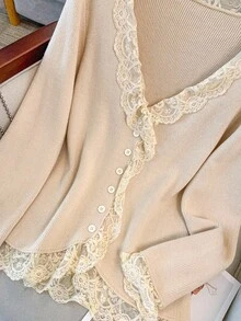 GlowEve CURVE 大码女式纯色撞色蕾丝长袖单排扣针织开衫 - 杏色 - 查看 7
