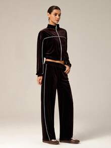 Hanevo Contrast Color Velvet Sporty Casual Tracksuit - Coffee Brown - View 3